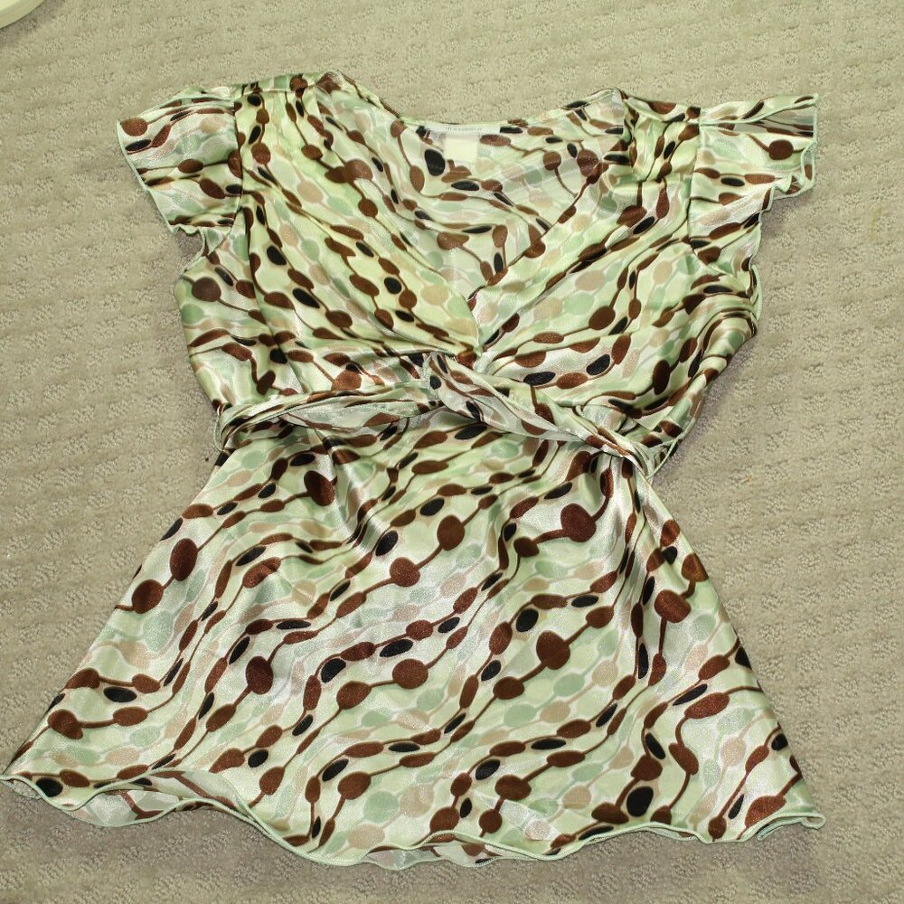Vtg Dress Barn Size M Satin Sheen Green Tan Brown Patterned Twist Front Top